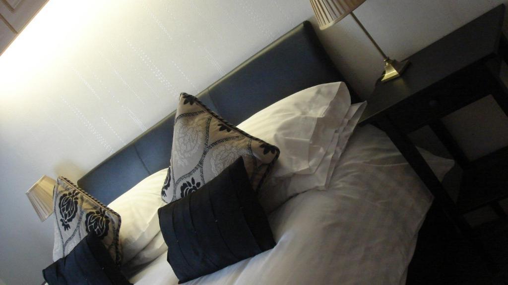 Deanwater Hotel Wilmslow Extérieur photo
