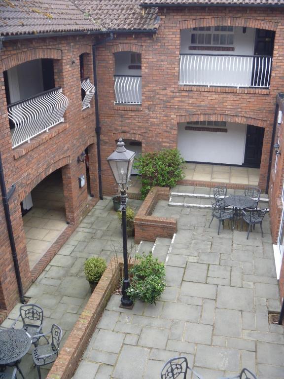 Deanwater Hotel Wilmslow Extérieur photo