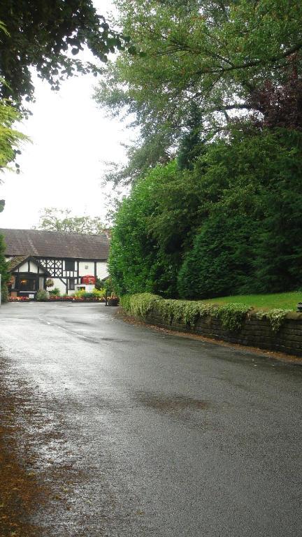 Deanwater Hotel Wilmslow Extérieur photo
